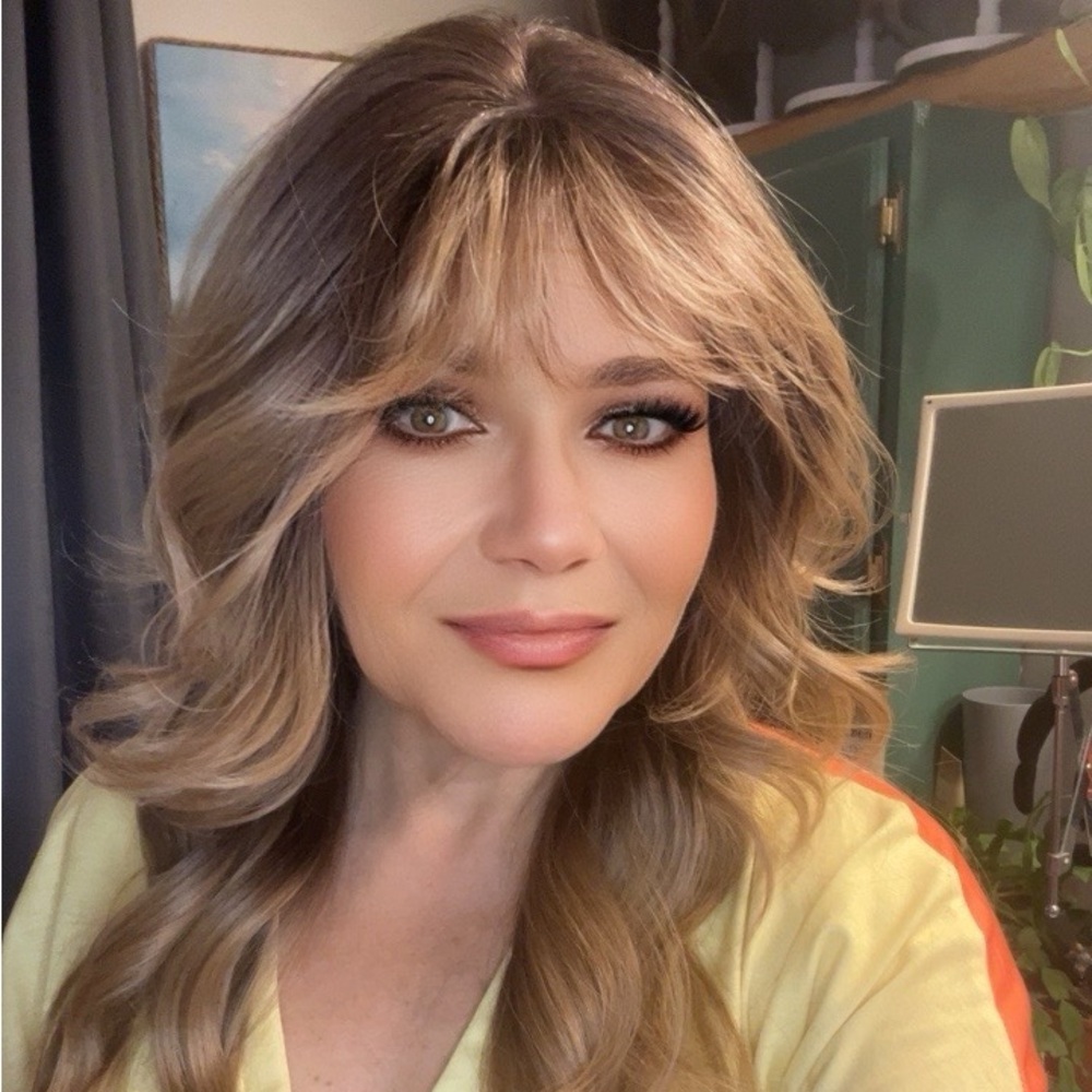 Butterfly (Balayage) Petite Women's Wig - Pink Label